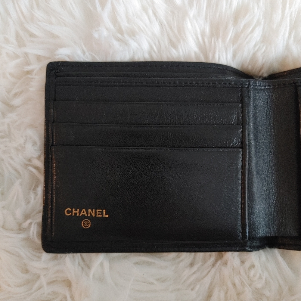 CHANEL Timeless Diamond Stitch Black Leather Bifold Wallet - Picture 8 of 16